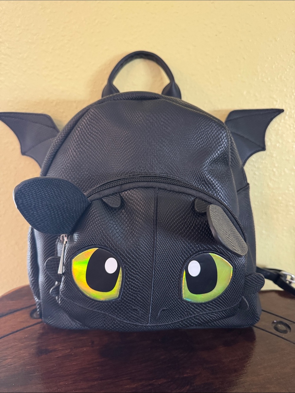Black Toothless 🖤 Dragon Eye Mini Backpack - Picture 3 of 9
